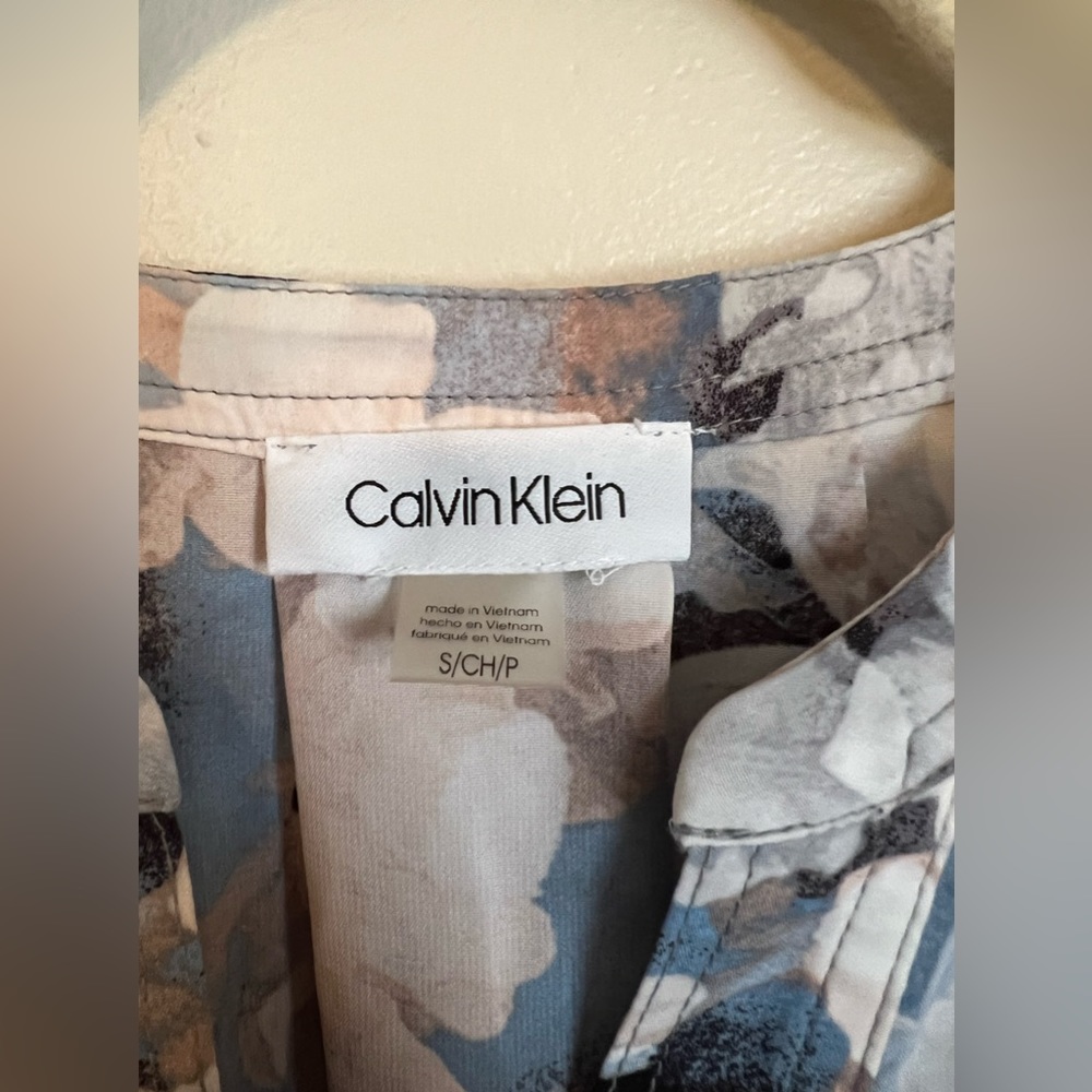 Women’s Calvin Klein Blouse (Size Small) - Picture 4 of 4